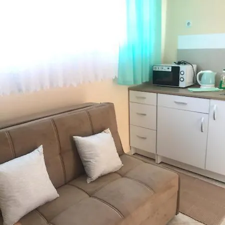 Nadin Поморие