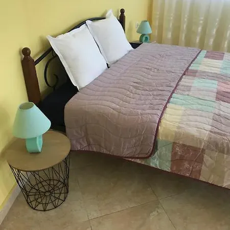 Nadin Поморие