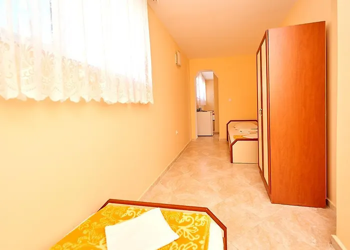 Konukevi Nadin Ahyolu