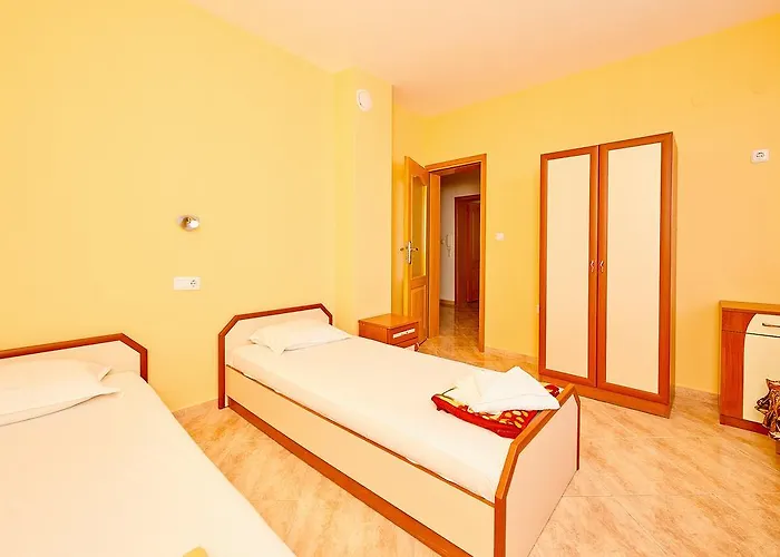 Konukevi Nadin Ahyolu